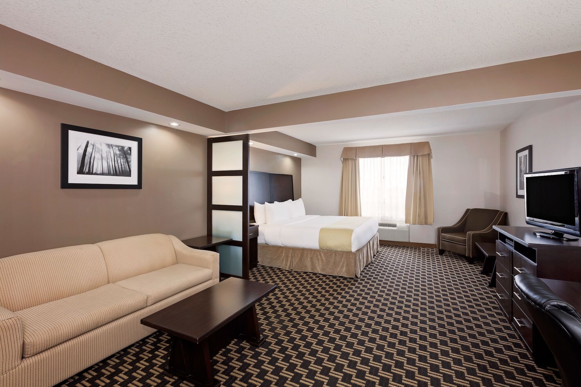 Ramada By Wyndham Cold Lake Exterior foto
